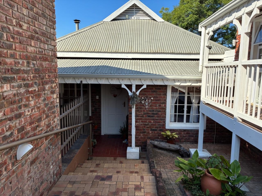 7 Bedroom Property for Sale in Heather Park Western Cape